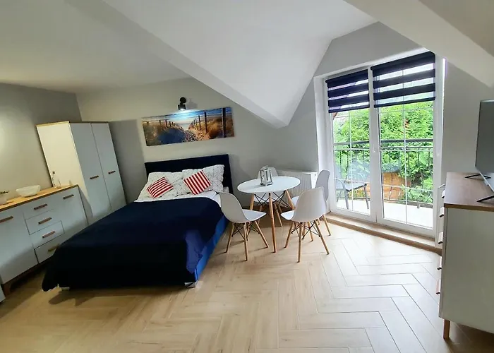 Pod Zaglami 3* Dąbki